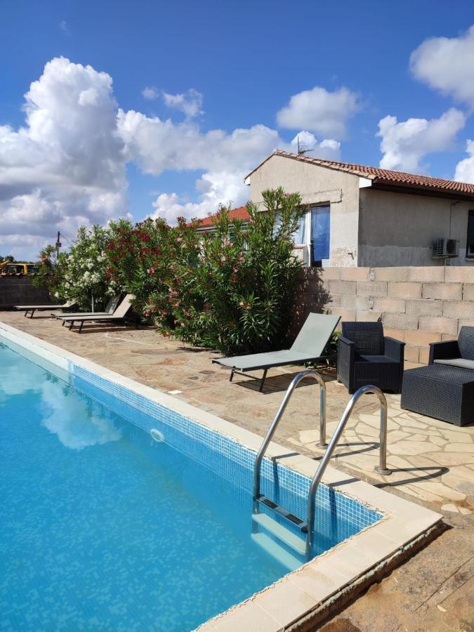 Les Olivades Bed & Breakfast Magalas ภายนอก รูปภาพ